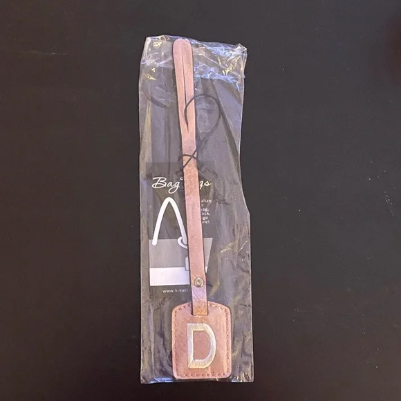 NWT “K•Carroll” Bag Tag,  Monogram Letter "D" Pink Bag Tag with "White" Letter - Picture 4 of 5